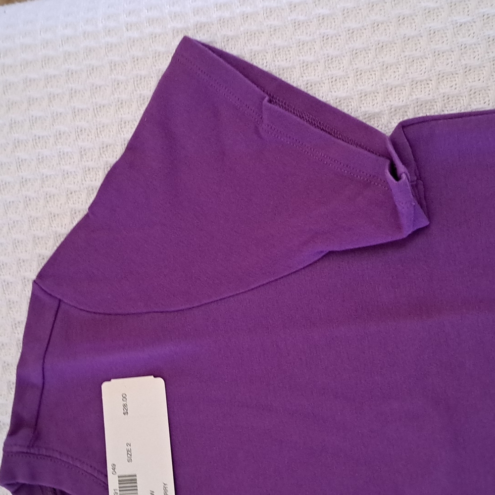 T-Shirt - Picture 3 of 4